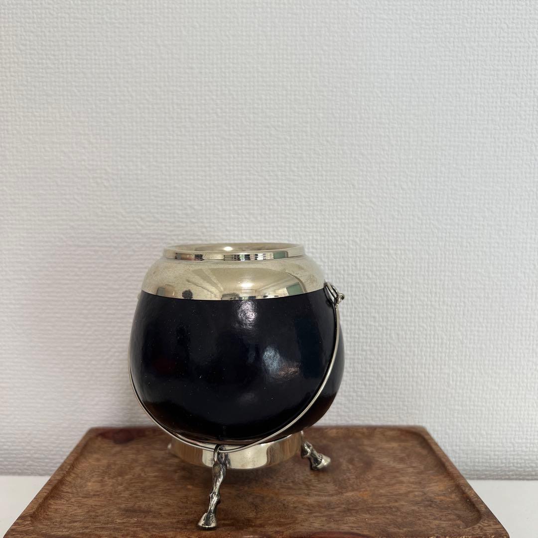 アルゼンチン製 アルパカ装飾／馬モチーフ／脚付き台座マテ壺