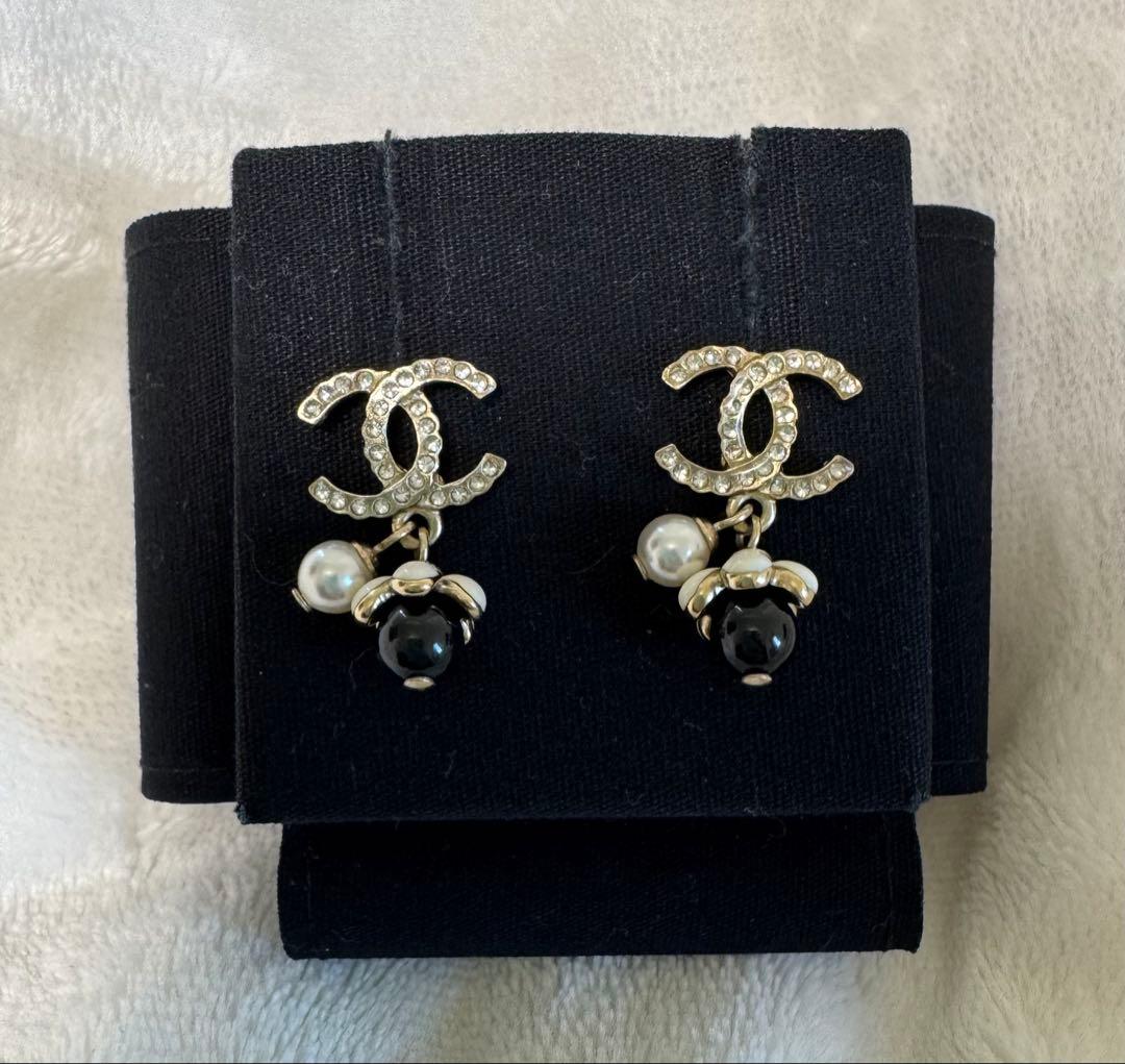 ♦︎美品♦︎CHANEL CCロゴ パール付きピアス(両耳)