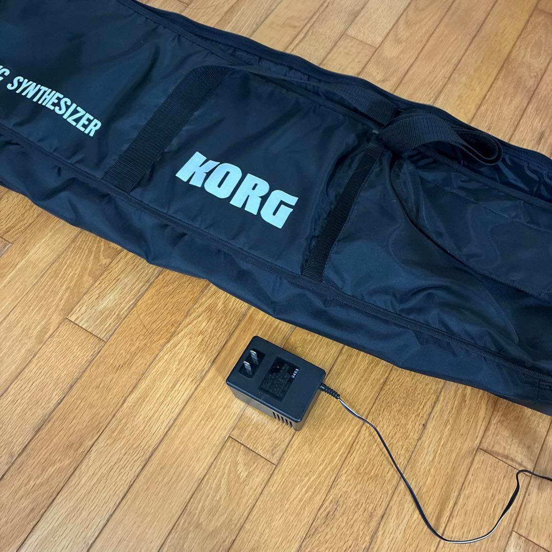 KORG X5D シンセサイザー アダプター、ケース、スタンド付き
