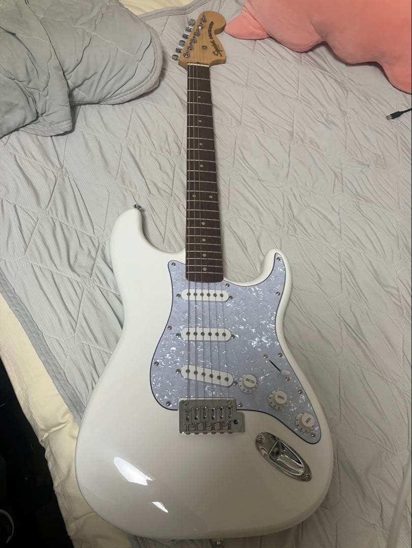 Squier エレキギター ホワイト ボディ