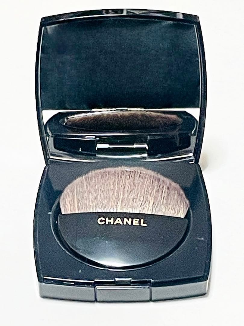 CHANELヘルシーゴールデングロウパウダー エクラ ドゥ ソワール