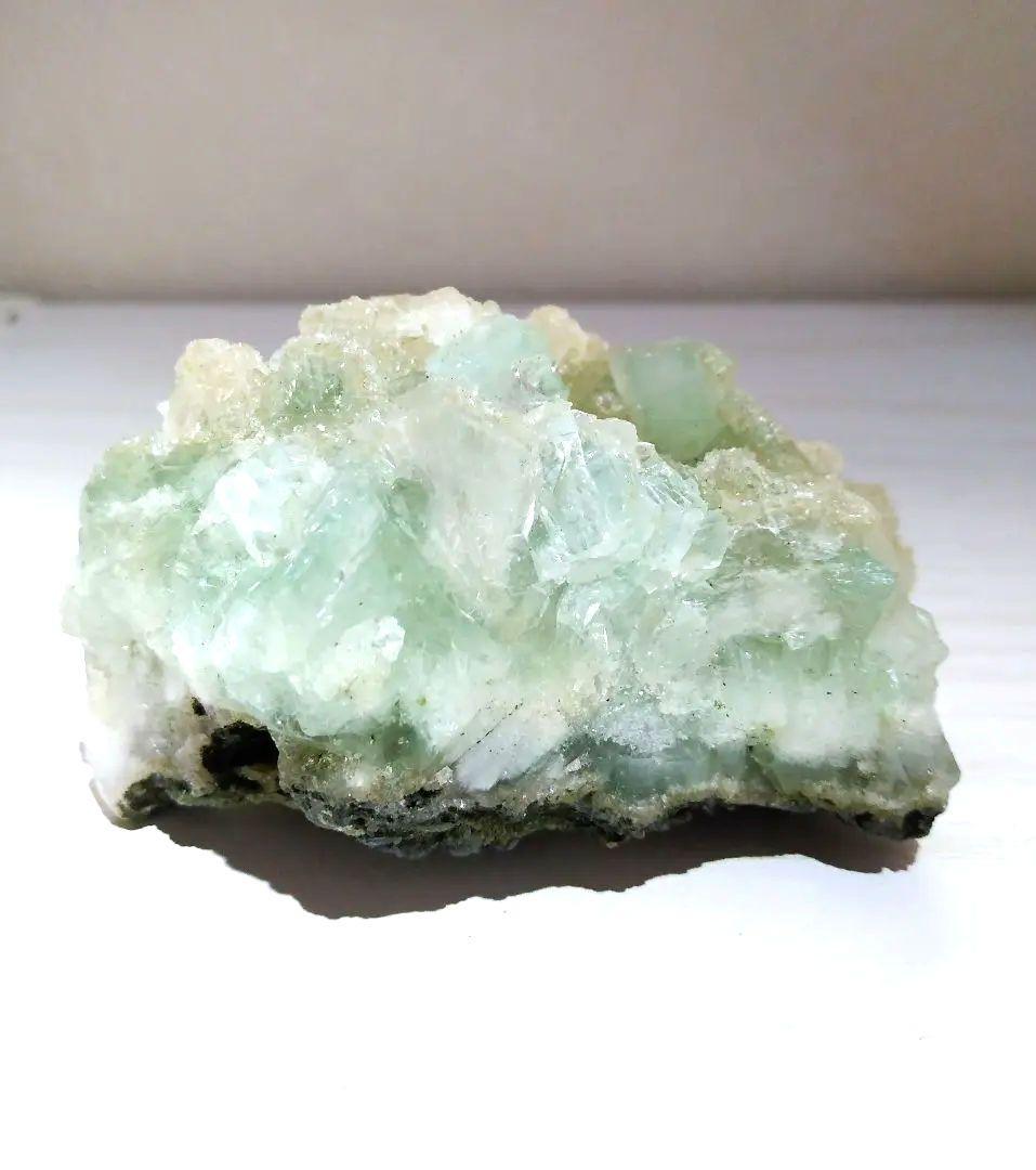 グリーンアポフィライト（魚眼石）　鉱物標本