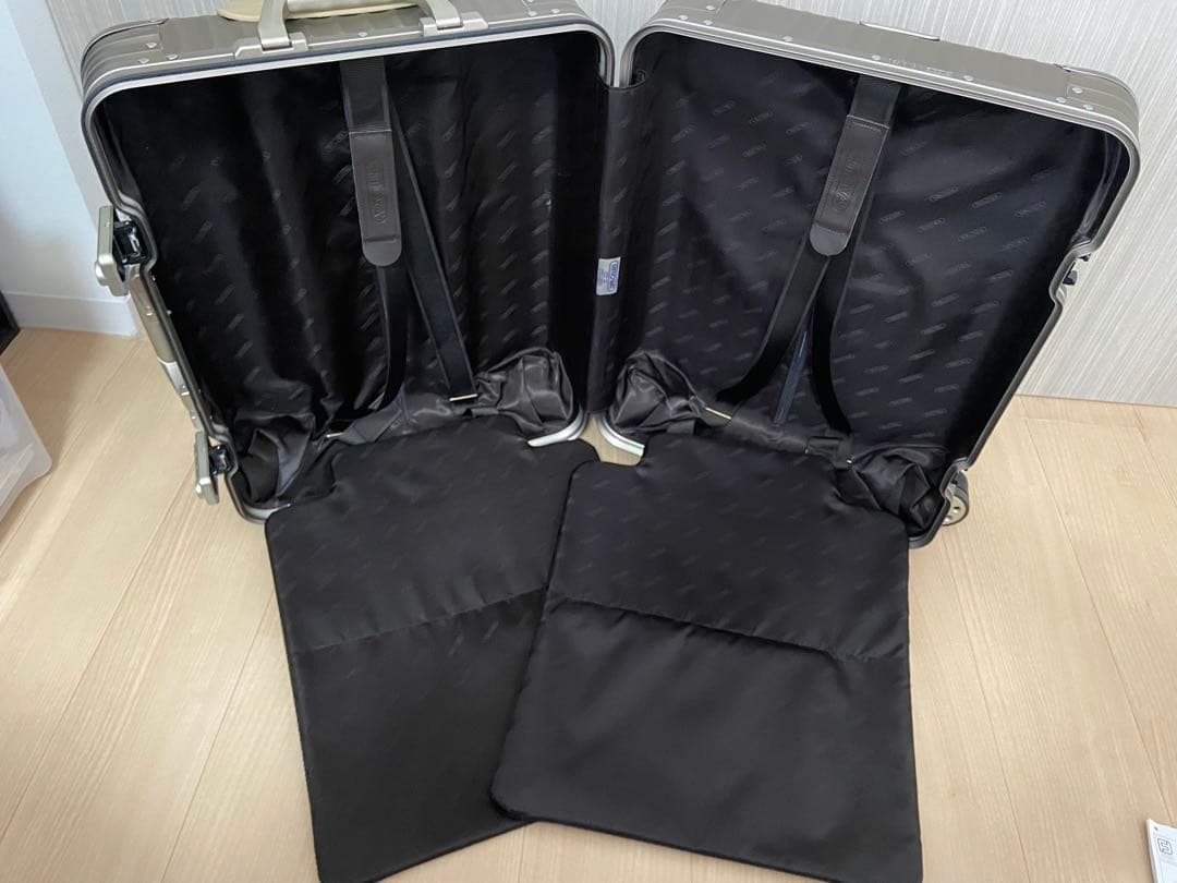 y*b様 リモワ RIMOWA TITANIUM 56 48L 945.56