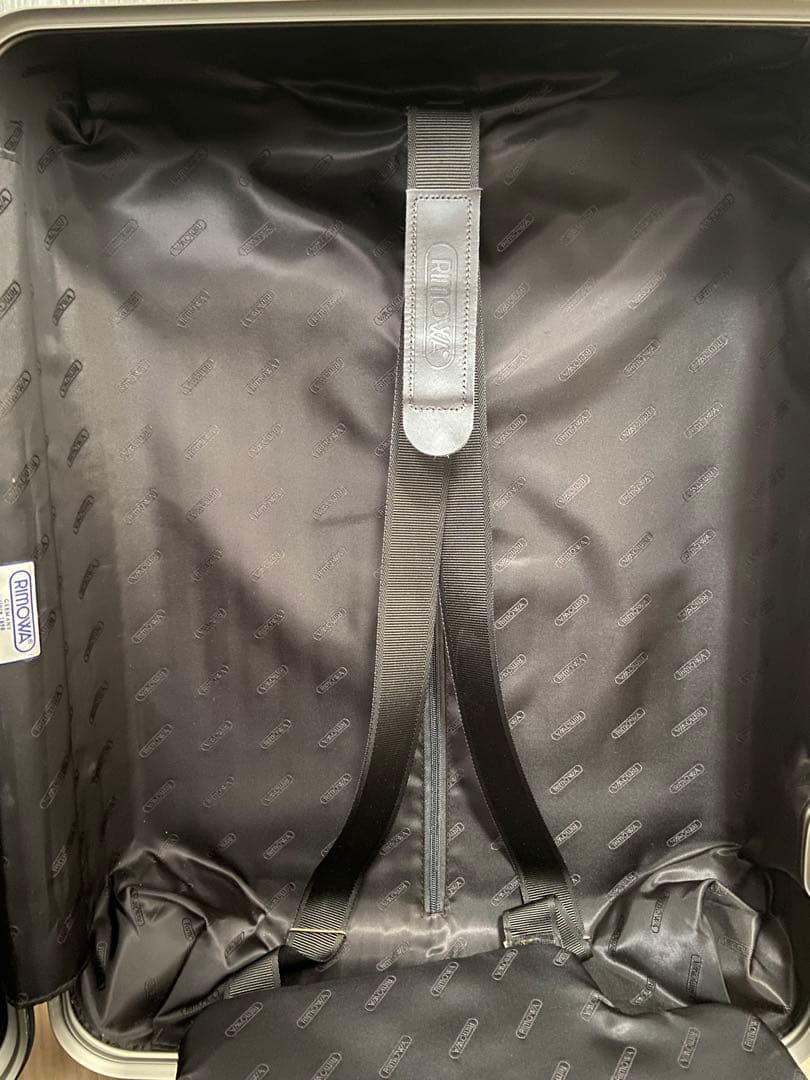 y*b様 リモワ RIMOWA TITANIUM 56 48L 945.56