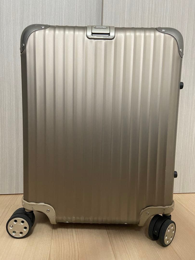y*b様 リモワ RIMOWA TITANIUM 56 48L 945.56