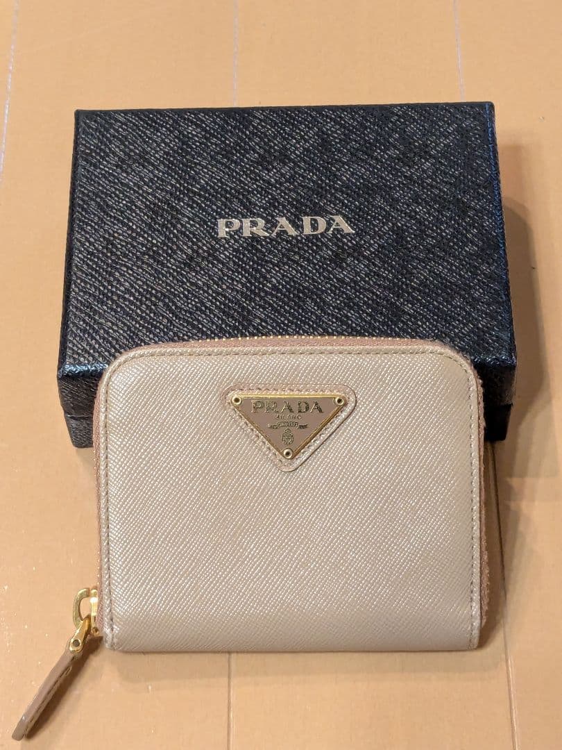 PRADA サフィアーノレザー ケース