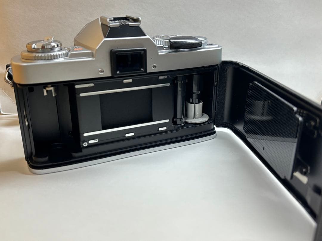 フィルム一眼レフ MINOLTA X-7 50mm F1.7レンズ付き