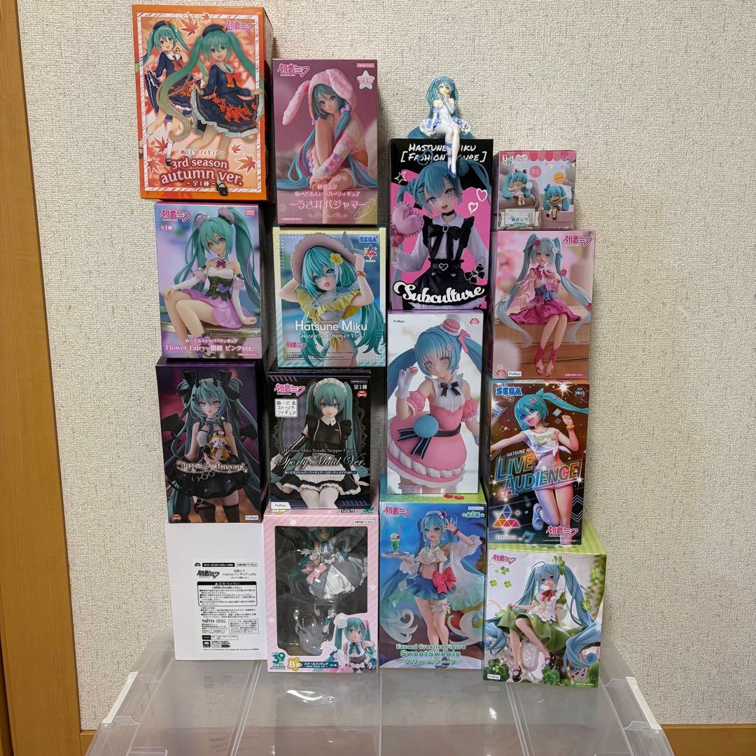 d*7様 初音ミク　フィギュア　16個　まとめ売り