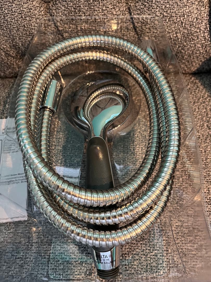 【未使用品】DELTA シャワーヘッド 7種類の設定　ロスのホームデポで購入品