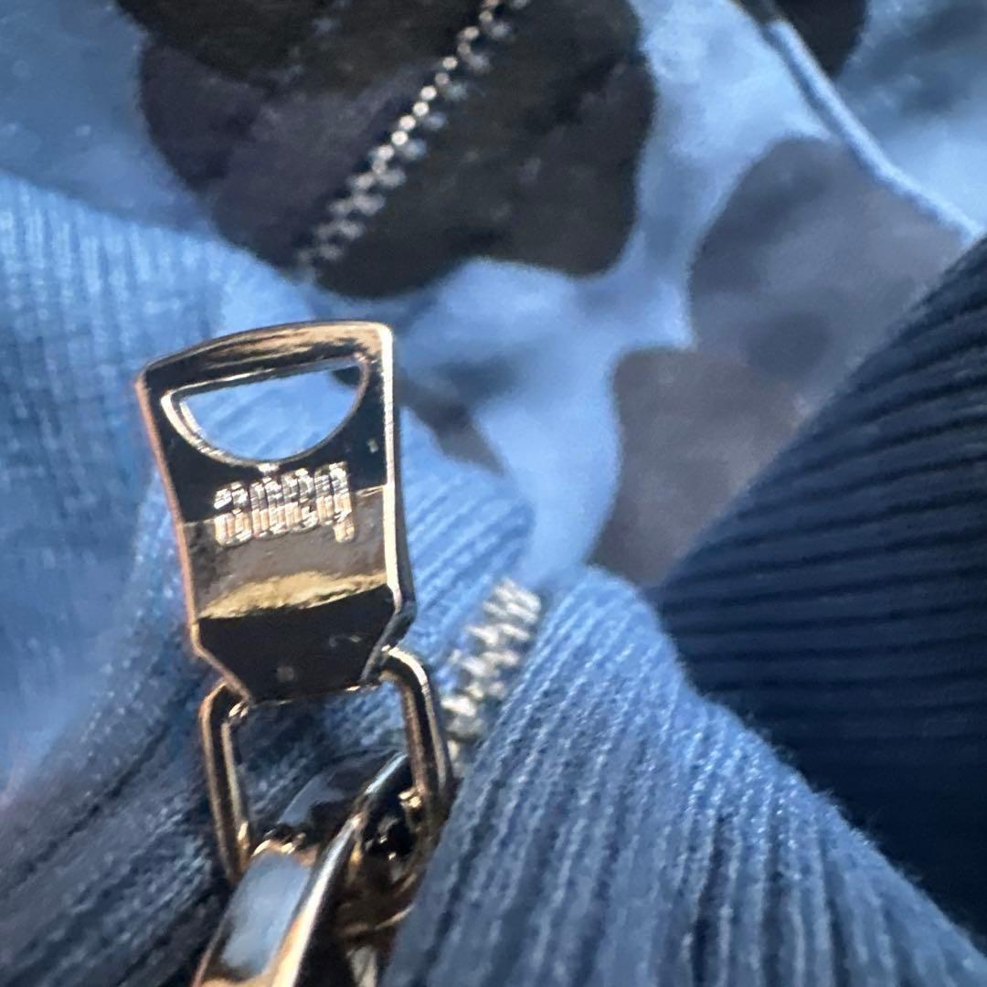 A BATHING APEパーカー