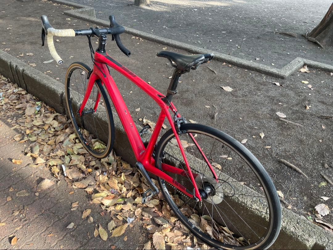 Trek レッドロードバイク Shimano アルテグラ