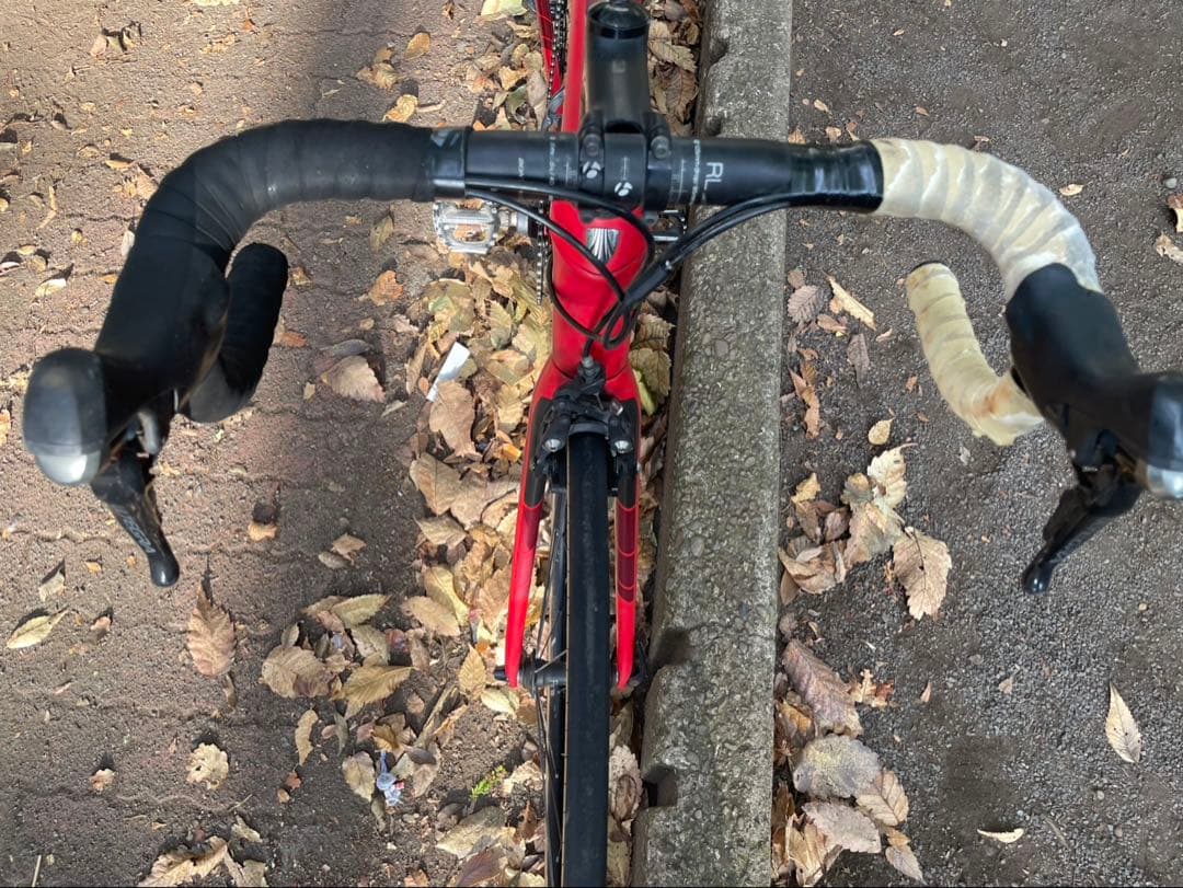 Trek レッドロードバイク Shimano アルテグラ