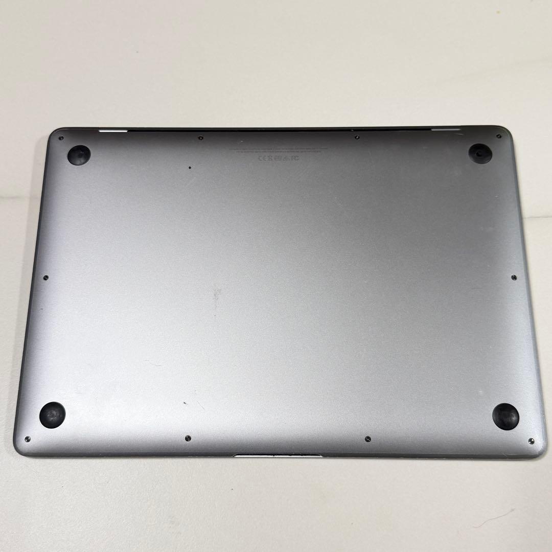 Apple MacBook Air 13インチ　2018　8GB　256GB