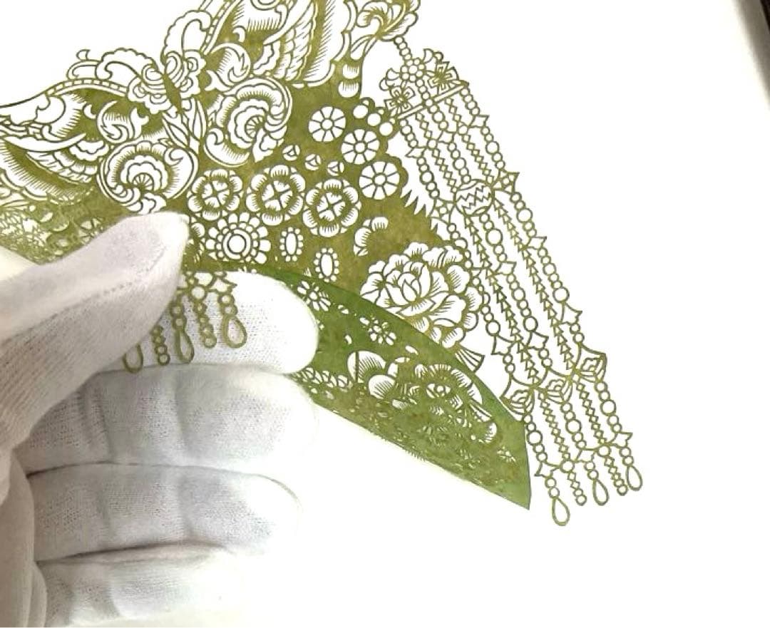 未使用美品　剪紙　中国伝統工芸品　切り絵細工　イタリア製高級額縁