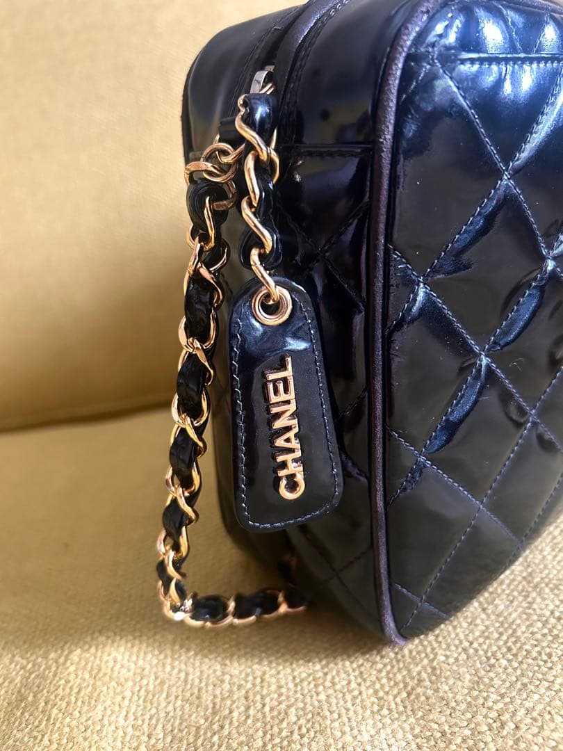 CHANEL ブラック パテントレザー チェーンショルダーバッグ ヴィンテージ