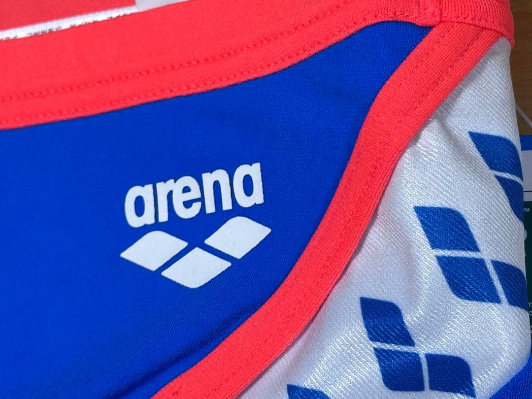新品　アリーナ arena 競泳水着