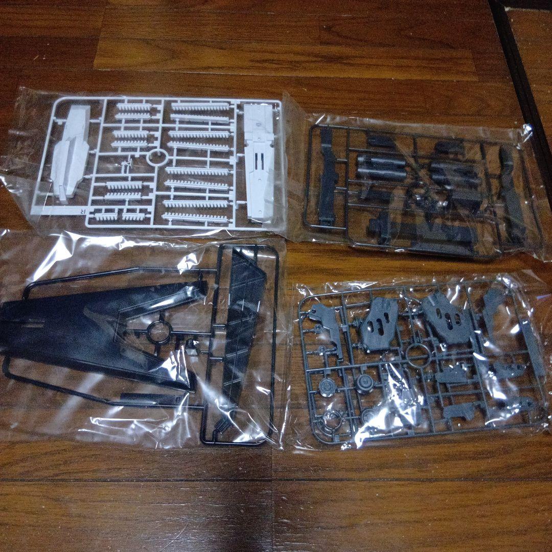 未組立、GNアームズタイプＤだけです。ガンダムデュナメス、入っていません。