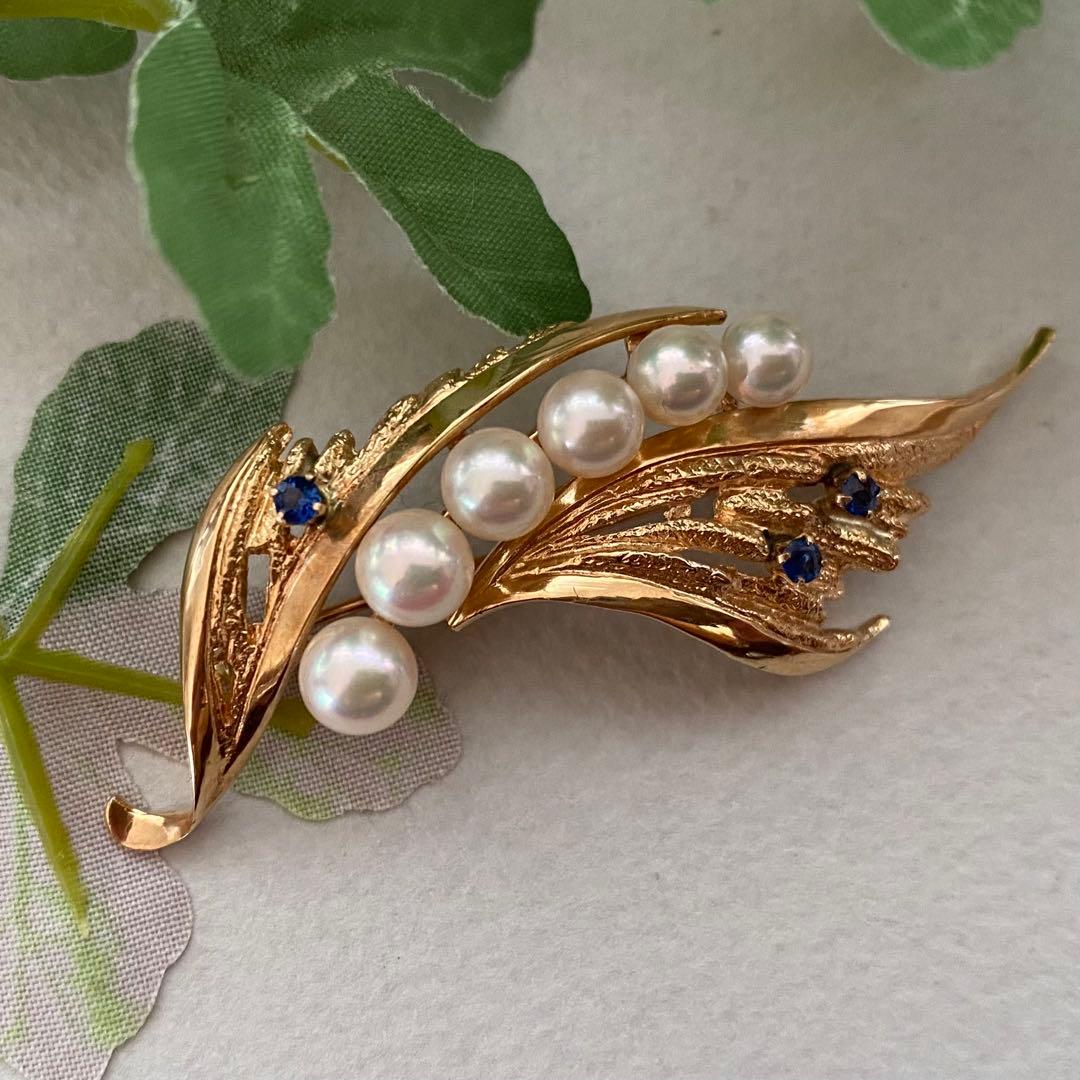 K14アコヤパールサファイアブローチ　羽毛のようなお洒落なデザイン