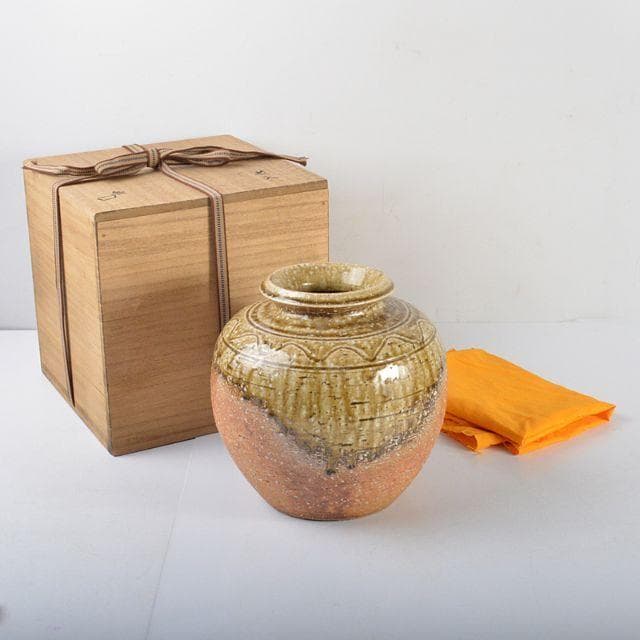 信楽焼　灰被壷