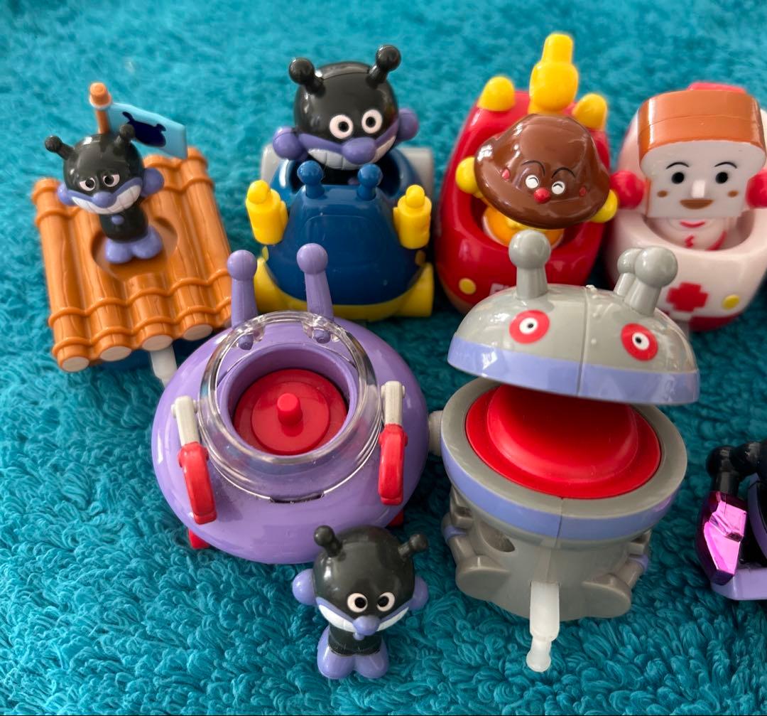 アンパンマン　トレイン　ガチャガチャ　だだんだん　バイキンメカ　繋げて遊べる