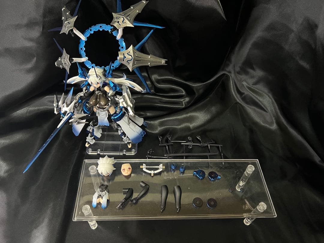 メガミデバイス 【皇巫 スサノヲ レガリア】 美プラ 完成品 塗装品