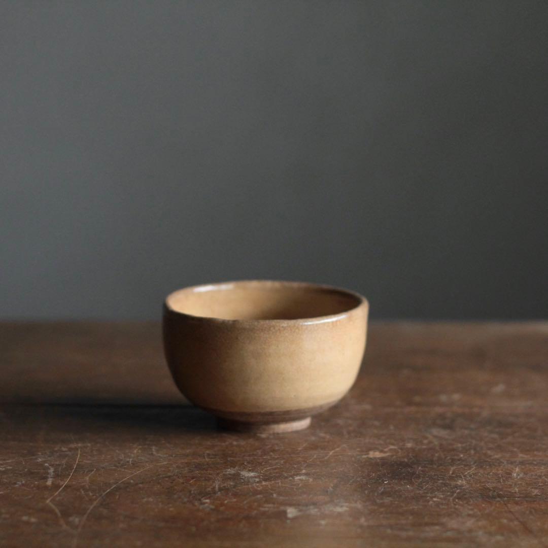 灰釉 ぐい呑み 貫入 小碗 古美術 酒器 古道具 アンティーク