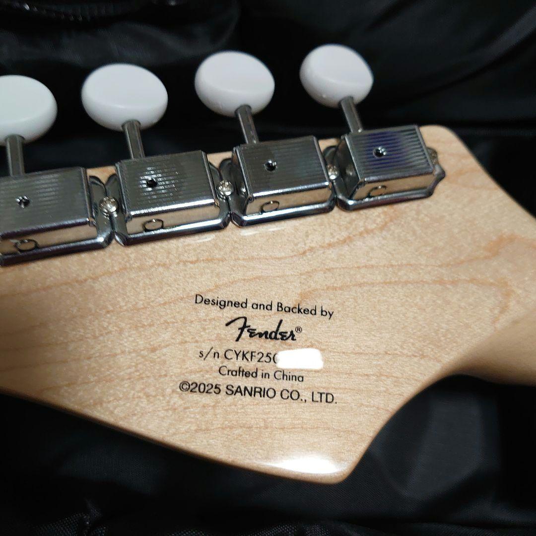 ギター Fender x Hello Kitty White Stratocaster