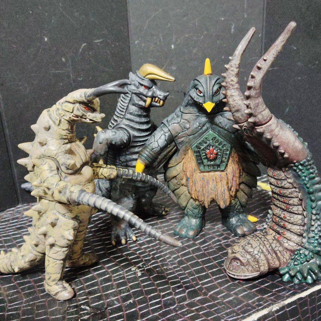 大特価ウルトラ現行ソフビ怪獣（グドン.ツインテール.ベムスター.ブラックキング）