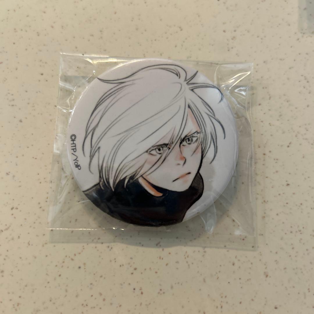 久保ミツロウ展　　ランダム缶バッジ　ユーリオンアイス　ユーリ・プリセツキー