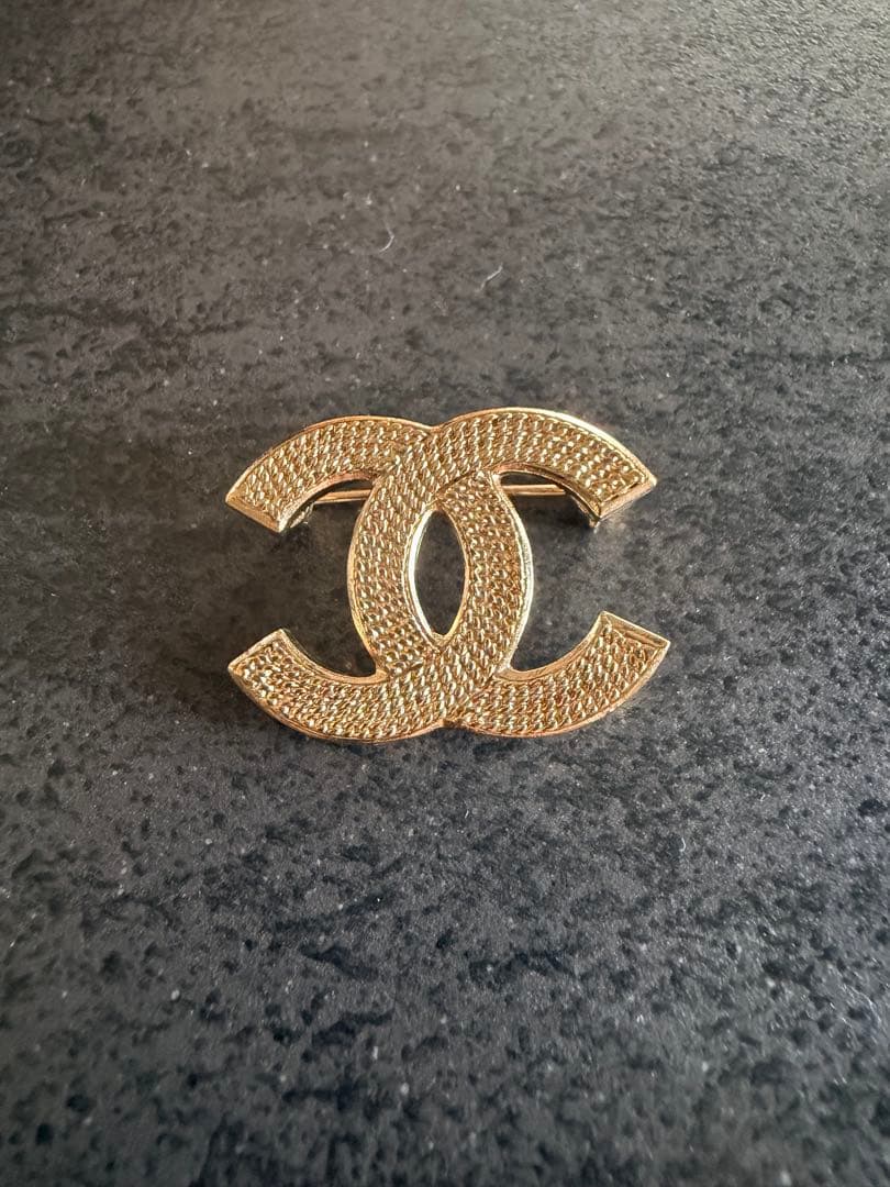 「美品」CHANEL ゴールド CCロゴ ブローチ