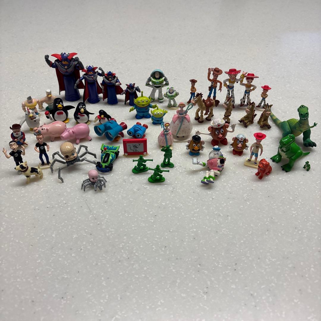 トイ・ストーリー2 フィギュアまとめ売り BUZZの車型缶ケース付き