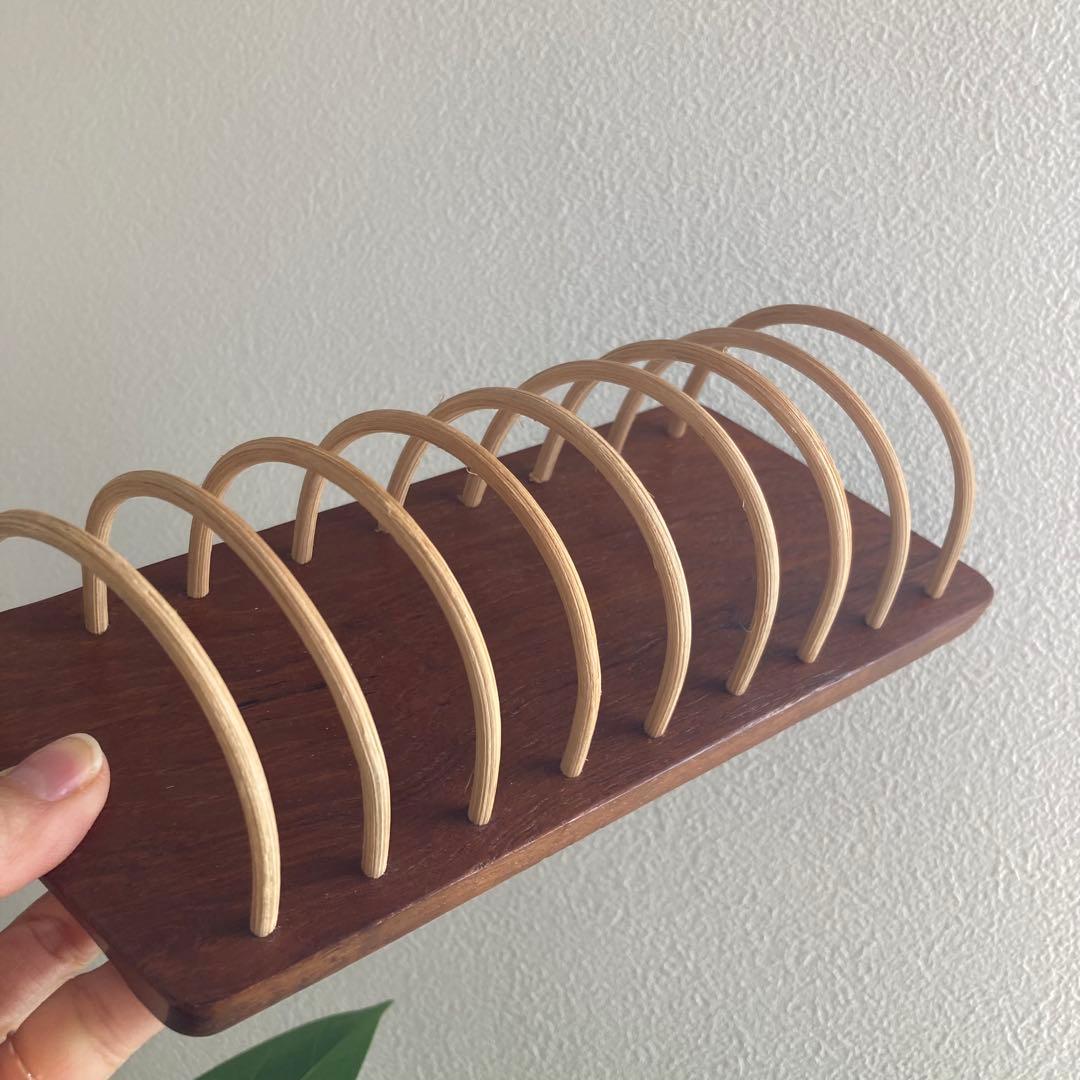 北欧ヴィンテージチークのトーストスタンドブックスタンドやカードスタンドとしても♪