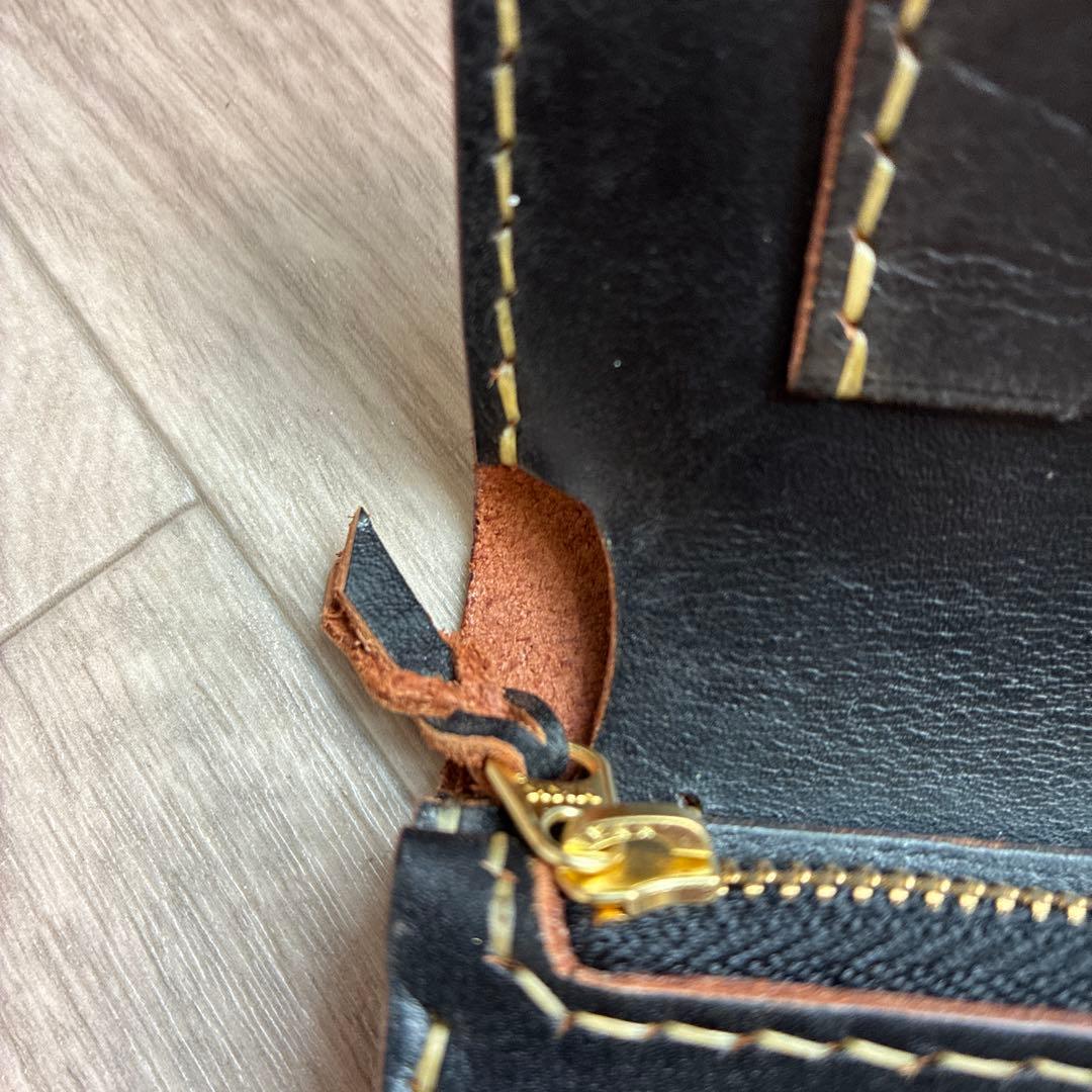 【週末セール】茶芯ブラック　トラッカーウォレットミドル　真鍮　お札を折らずに収納