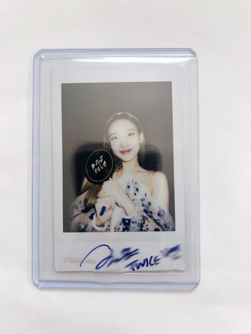 TWICE ナヨン 直筆サイン入りチェキ