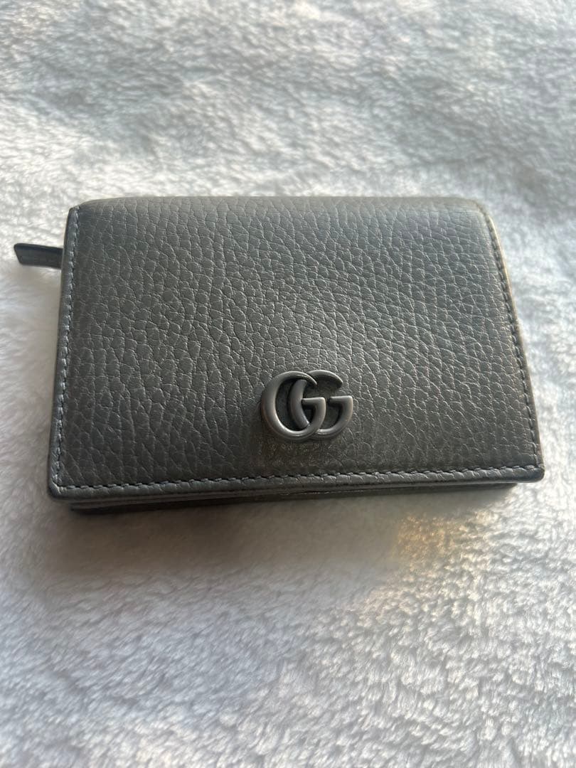 Gucci グレー 二つ折り財布GGマーモント