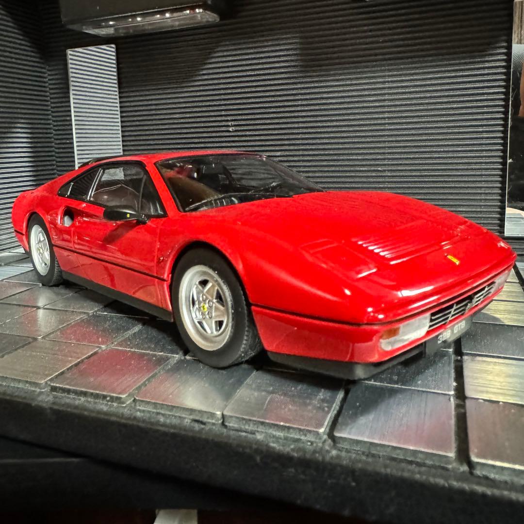 絶版未展示品 KKスケール 1/18 フェラーリ 328 GTB 1985
