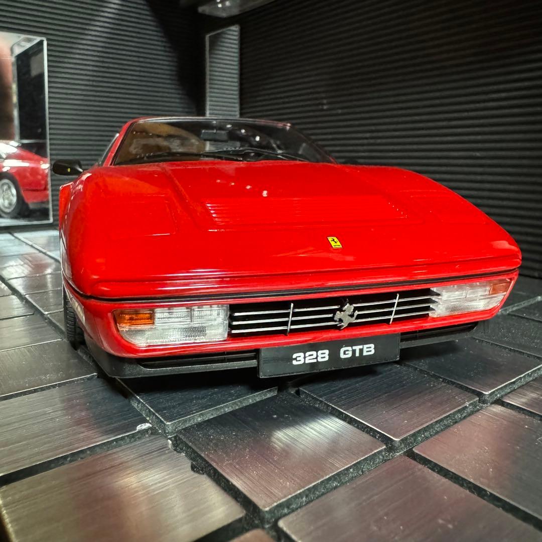 絶版未展示品 KKスケール 1/18 フェラーリ 328 GTB 1985