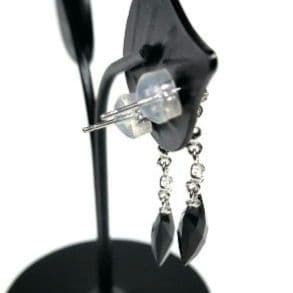 k14wgオニキスピアスホワイト 揺れるピアス k14ホワイト　自分へのご褒美！