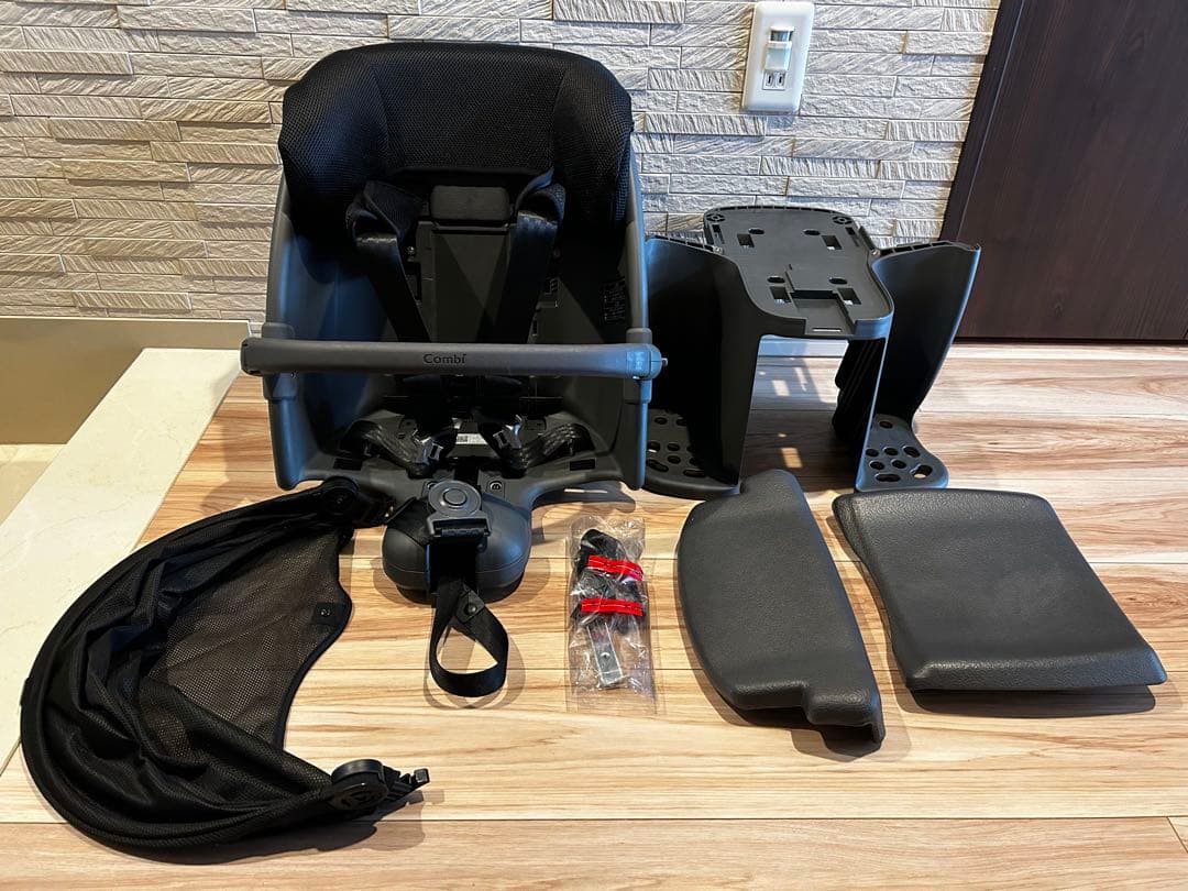 Panasonic ギュットクルームR DX 純正リアチャイルドシート