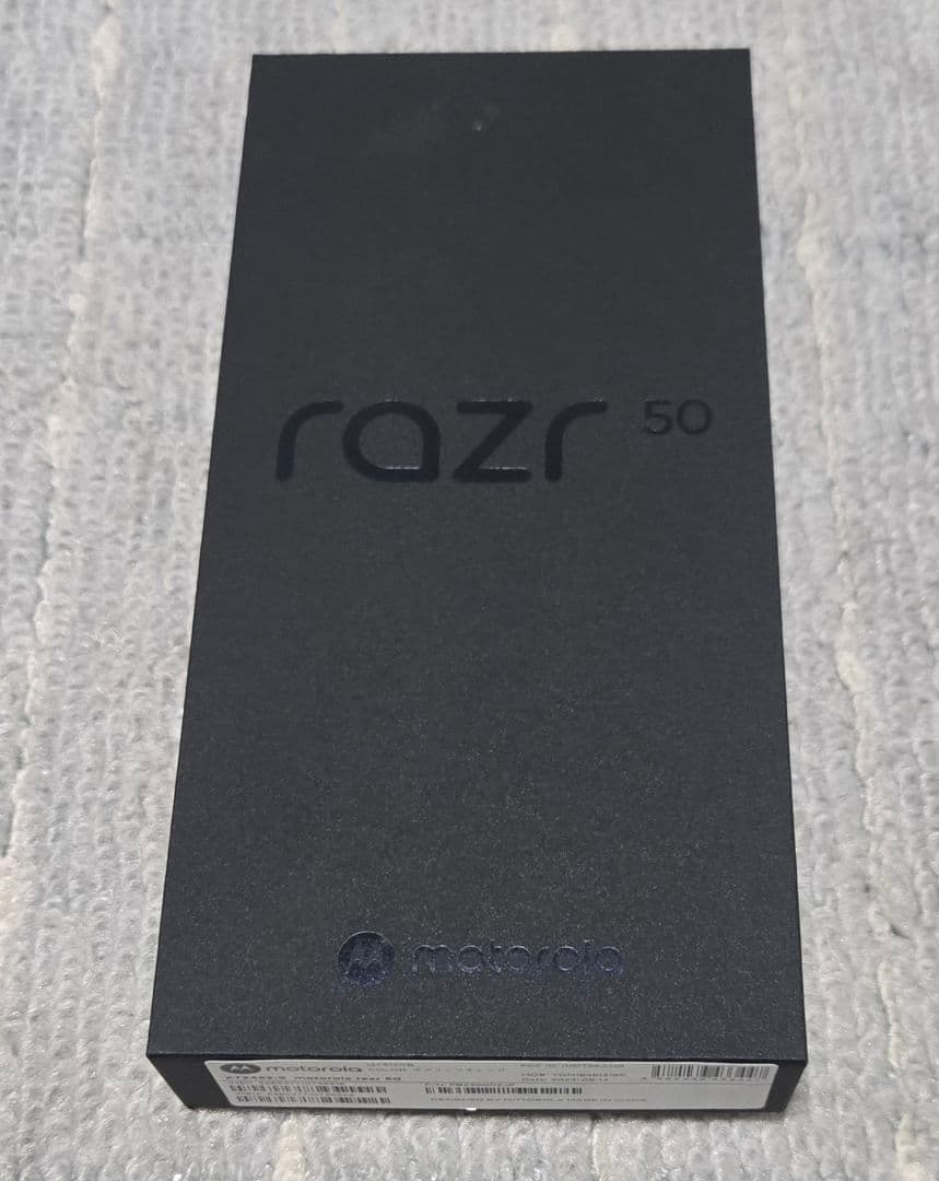 Motorola Razr50 サンドクリーム512GB