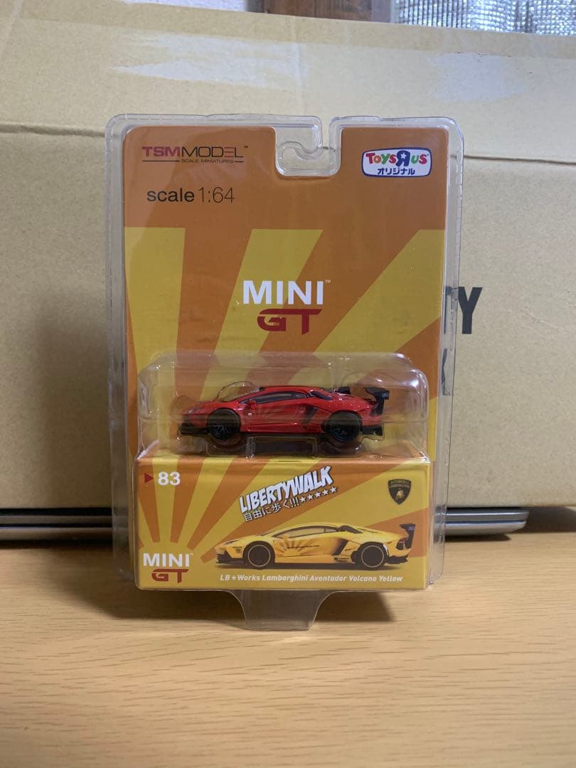 ミニカー MINI GT lbwk Lamborghini Aventador 1:64