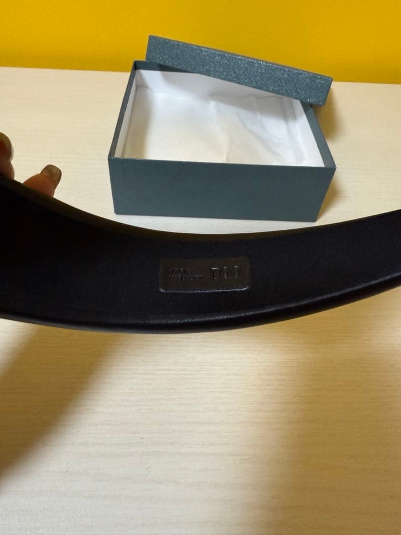 TOGA メタル装飾 ヘアバンド 黒