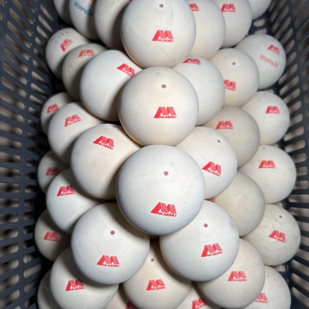 【早い者勝ち】ソフトテニス ボール アカエム 50球 美品 カゴ付き