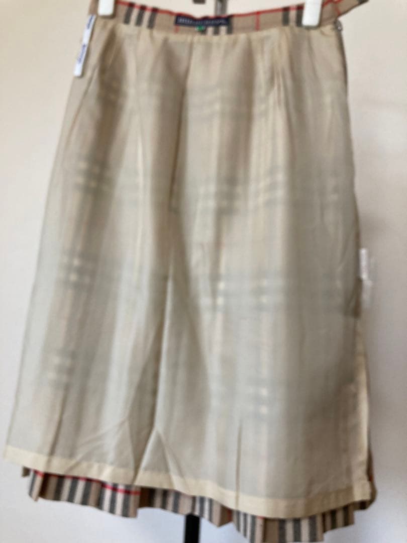 ②バーバリー・スカート丈61センチ・プリーツ・ノバチェック・Burberry