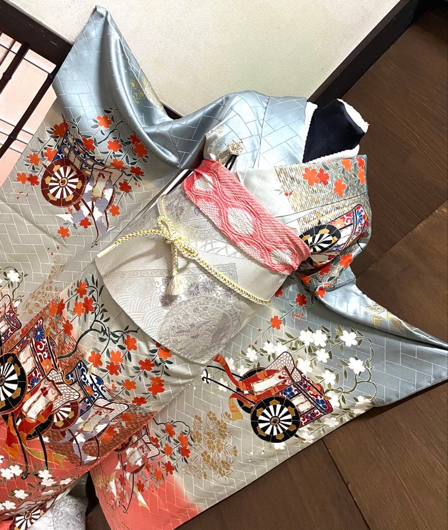 振袖フルセット6点特価　サイズM〜Ｌ　正絹　御所車　売り切り終了