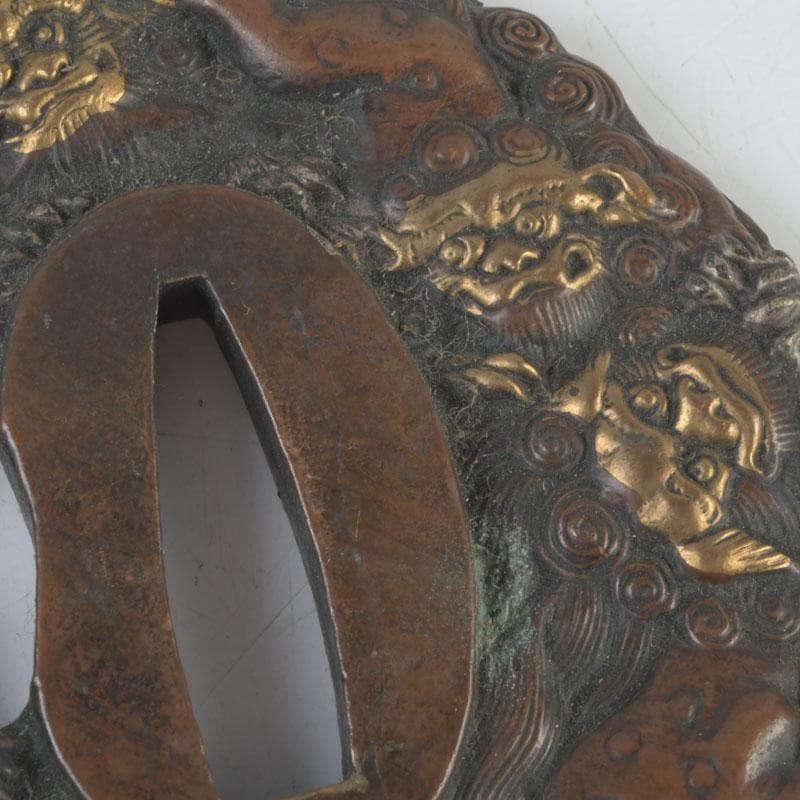 武具　刀装具　大森英重銘　古銅　牡丹神獣紋鍔　時代箱　C　9447