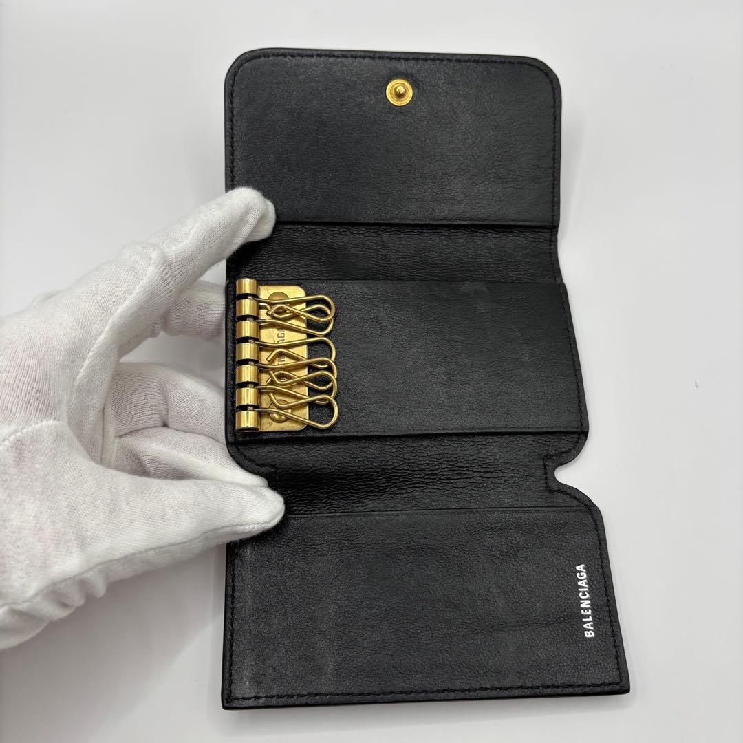 美品　BALENCIAGA キーケース　６連　ブラック　ゴールド　cash