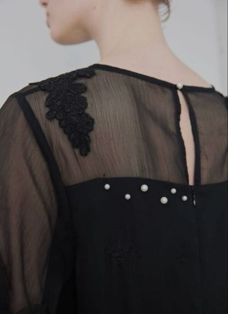 willfully hem tiered volume sleeve ブラック