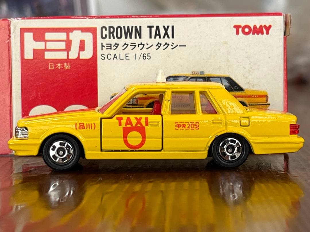 トミカ 28 トヨタ クラウン タクシー