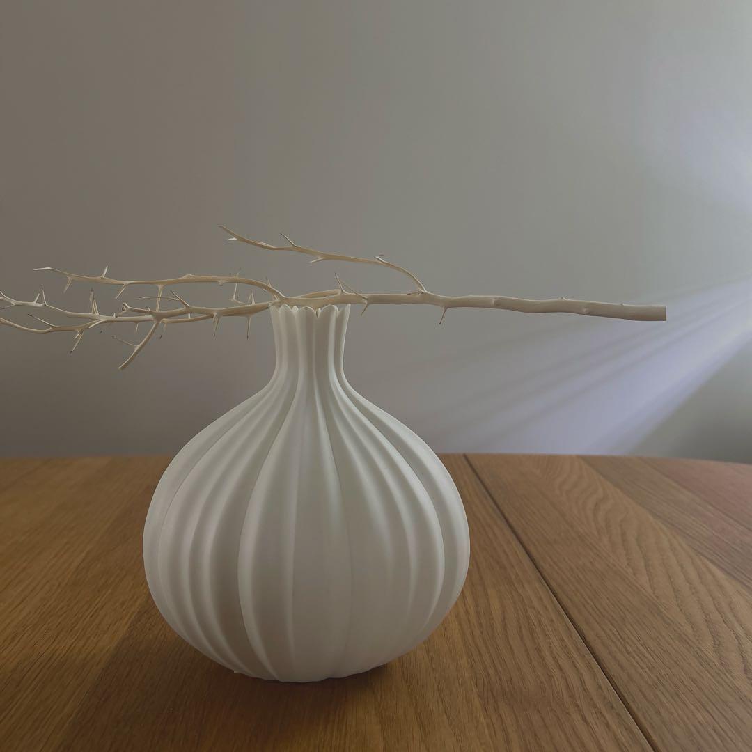 若杉聖子　アート　磁器、ホワイト　花瓶　工芸　美術　人気作家